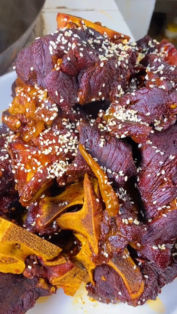 纯高汤卤的牛骨头,地道湖北味.