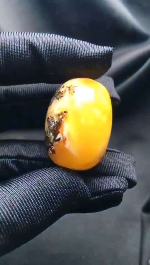 79克,极品帝王杂桶珠,鸡油黄白花,蜡质浓郁,23mm规格