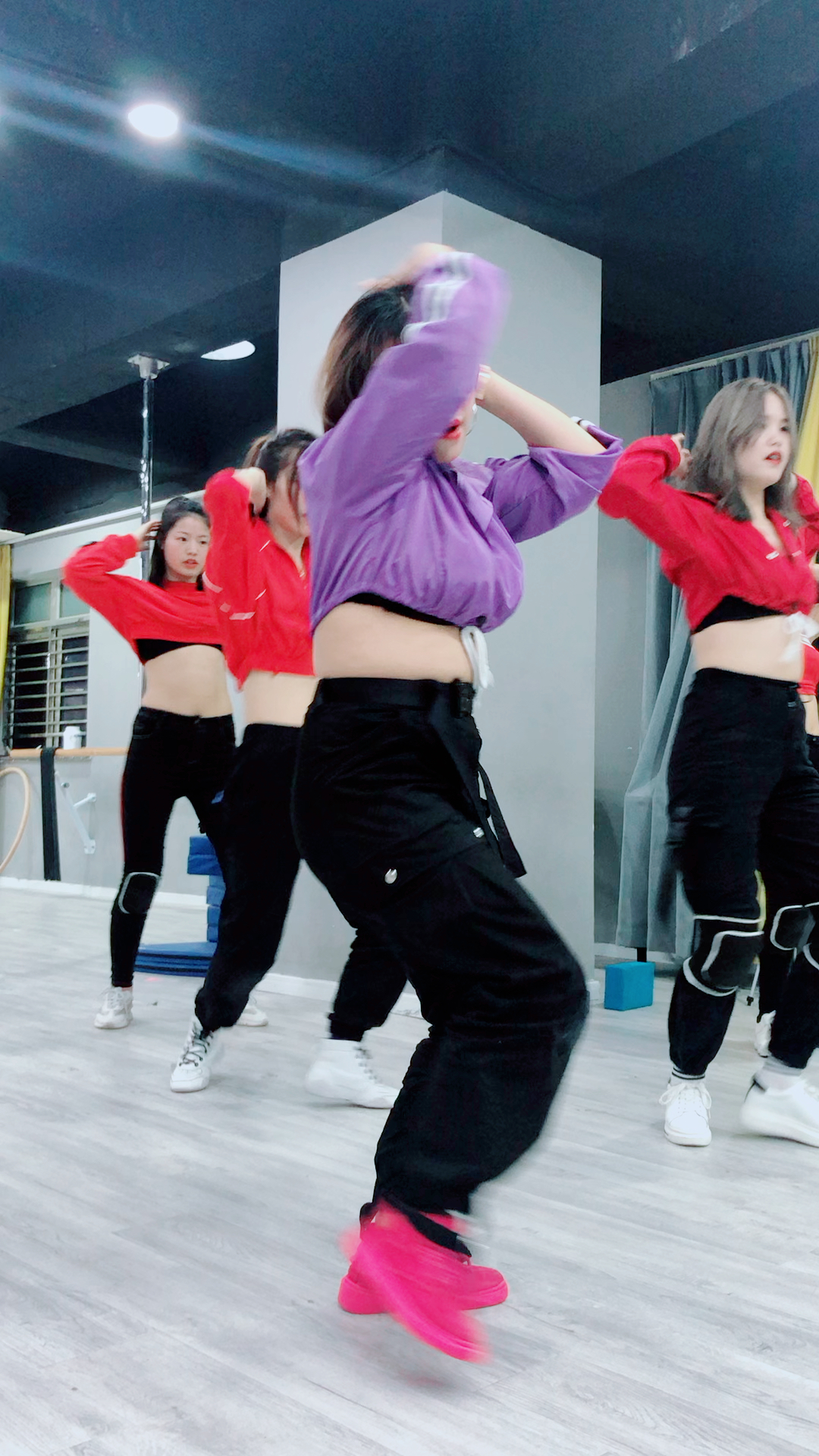 爵士舞分解动作来啦,有喜欢爵士舞的吗?