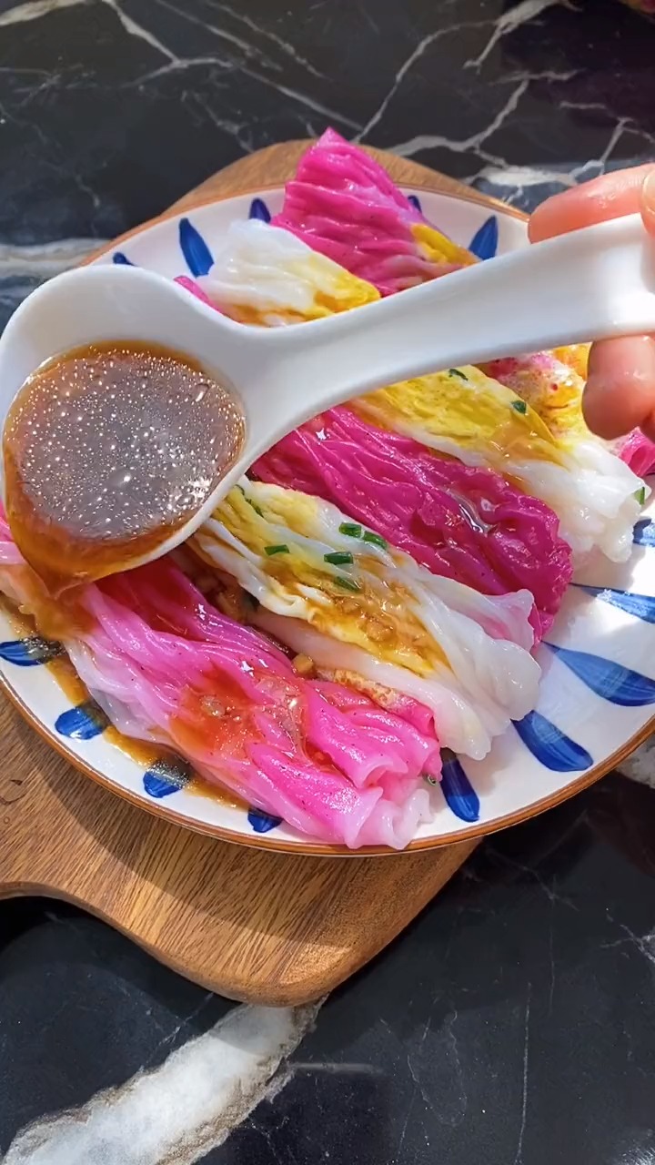 今天给孩子做了好看又好吃的果蔬肠粉