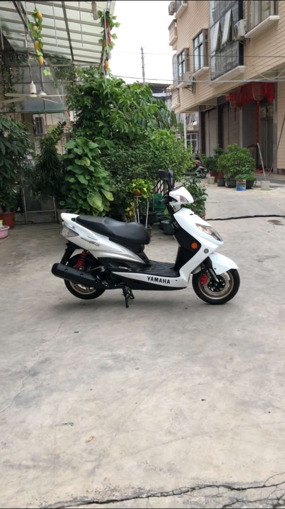 雅马哈劲战 cygnus-x 125fi 4v 2012年 二代目 改装疝气大灯 傳動系統