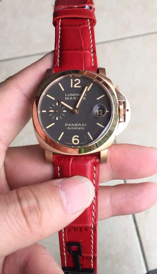 沛纳海玫瑰金女表视频实拍