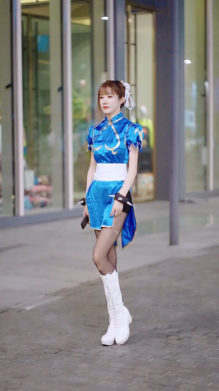天黑不要怕,有我的旋风腿呢 春丽cosplay
