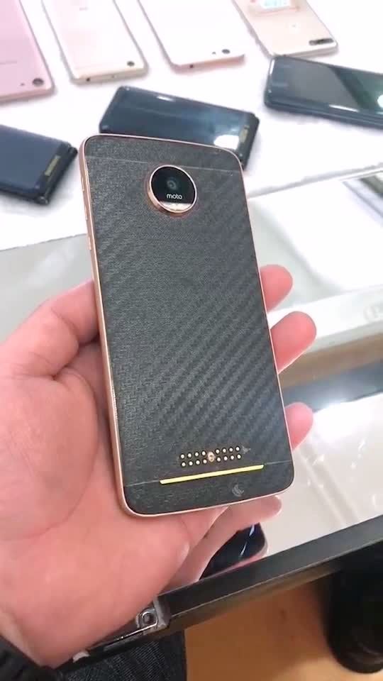 全套配置  摩托罗拉z5