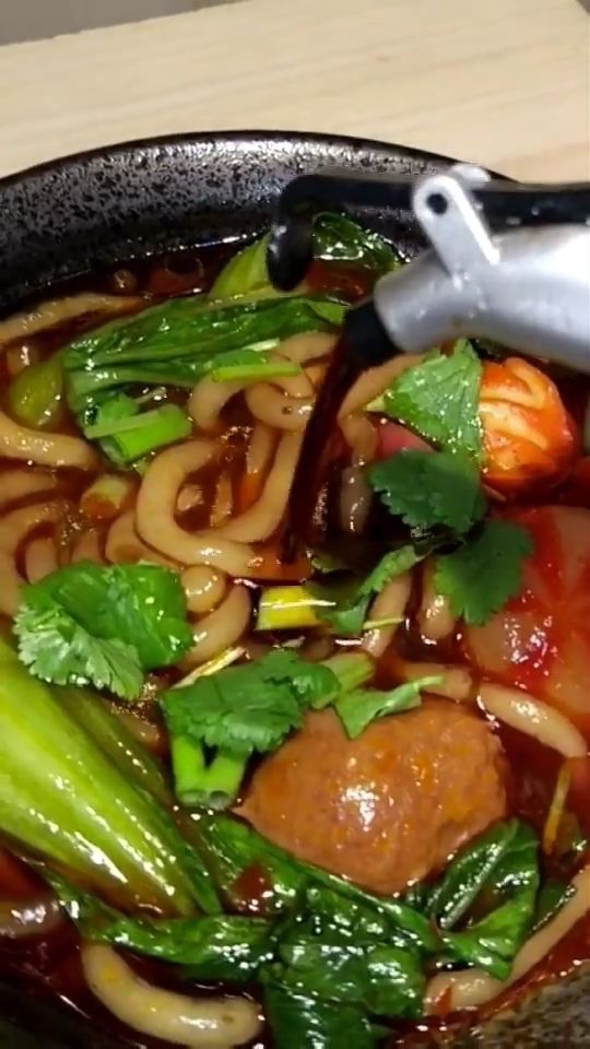 每日美食推荐_火锅土豆粉!