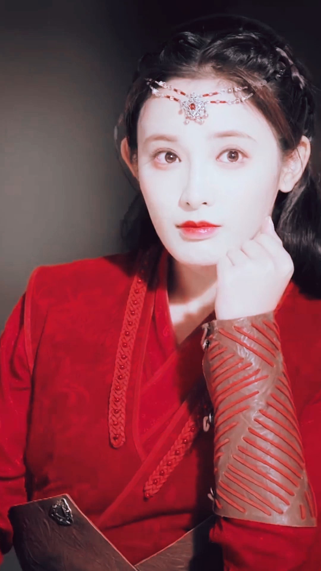 曲小枫:西州九公主,敢爱敢恨,性格鲜明,因和亲来到中原