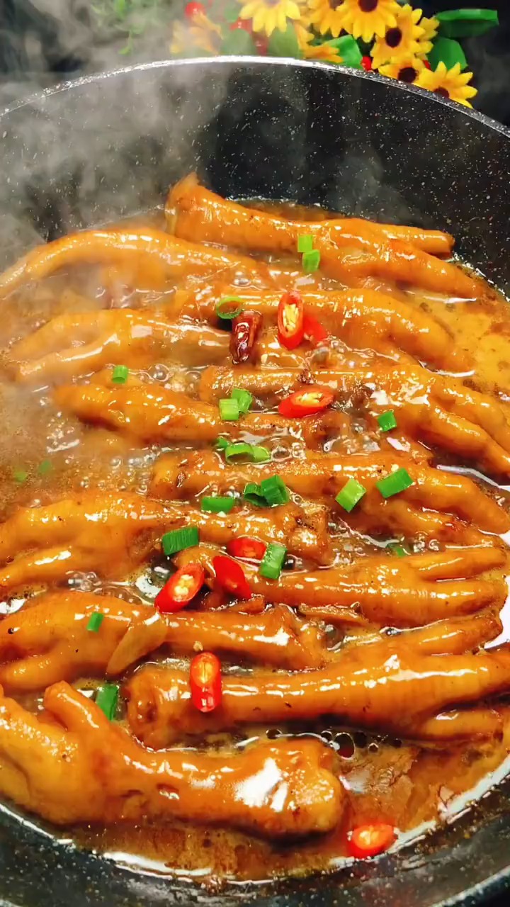 铁锅炖鸡爪,非常美味,你也试试吧!#美食分享