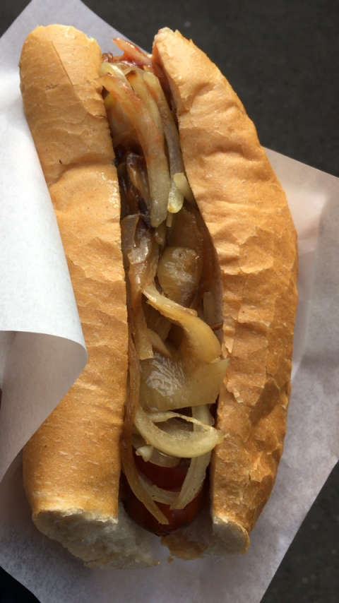 辣味的德国香肠夹面包,好好吃哈.