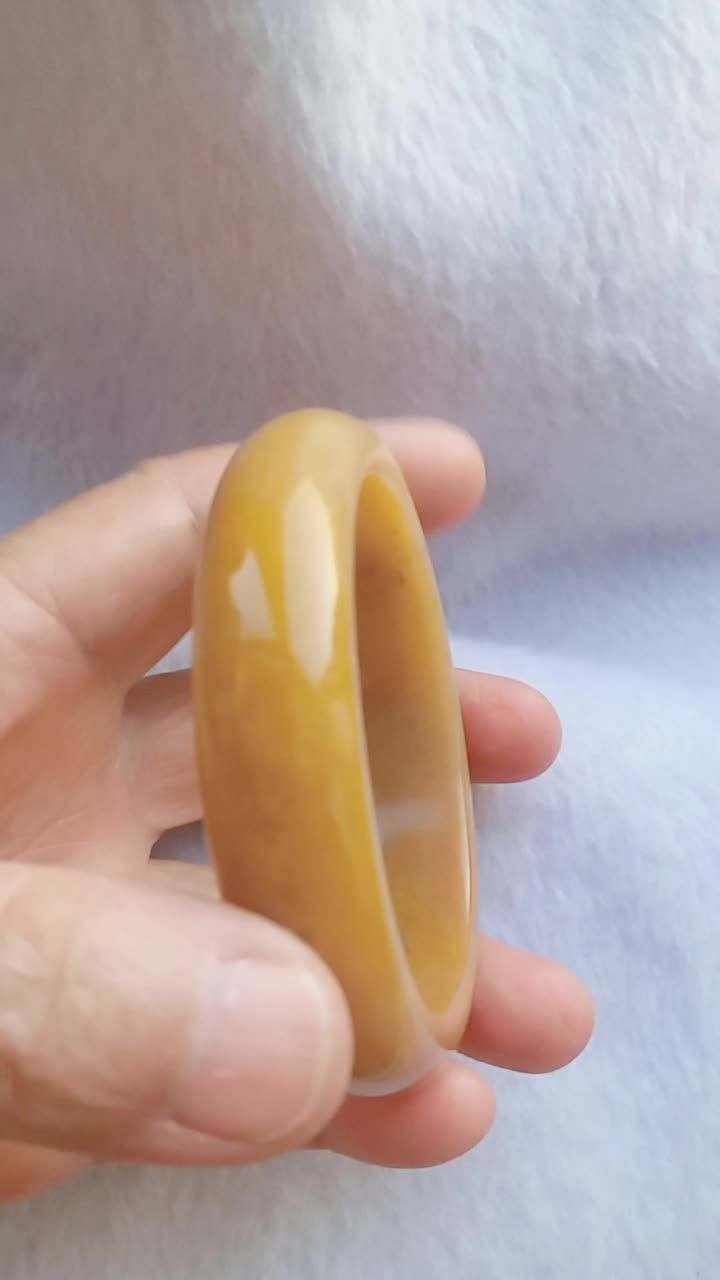 新疆金丝玉彩玉手镯