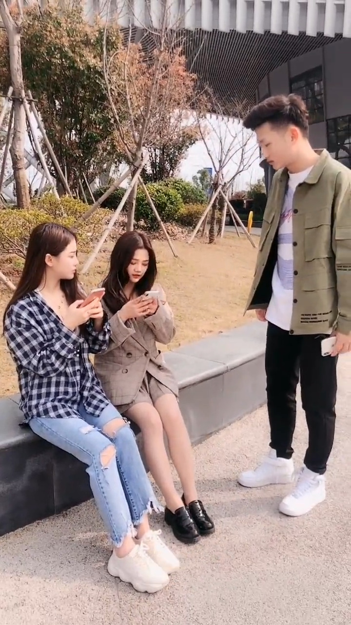 路边捡个女朋友