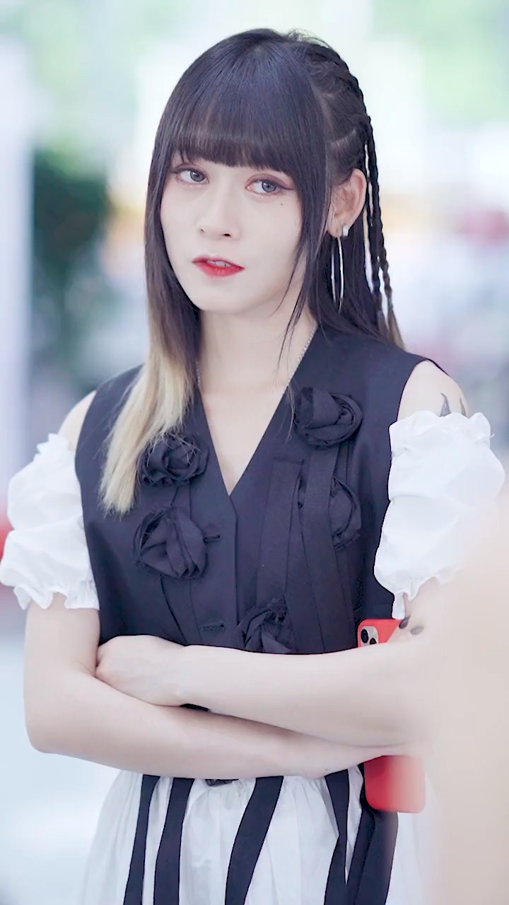 《魔女月野》第三十九集 跟婆婆一起做这件事再开心不过了!男友就这样