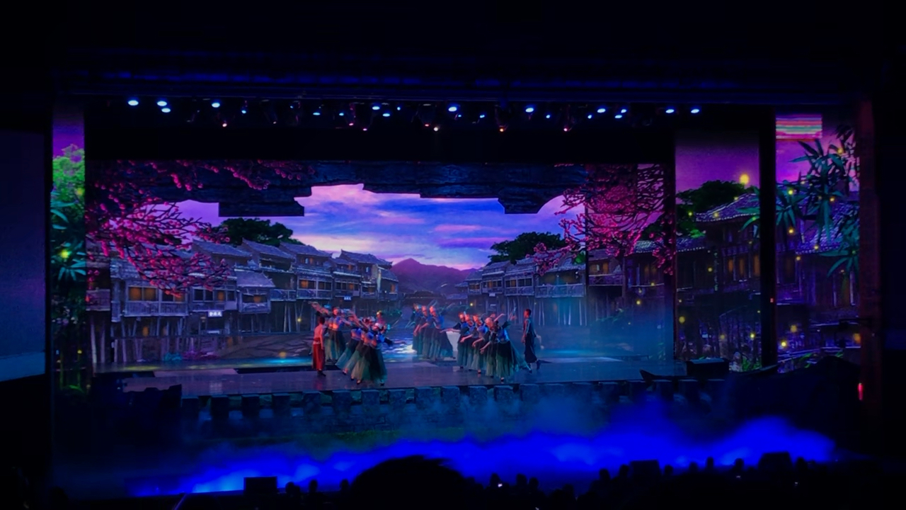 湖南,魅力湘西!画面超级漂亮,舞台效果巨棒