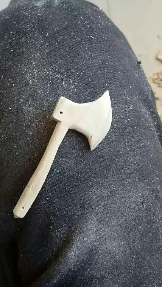 雷击木,做的辟邪斧子