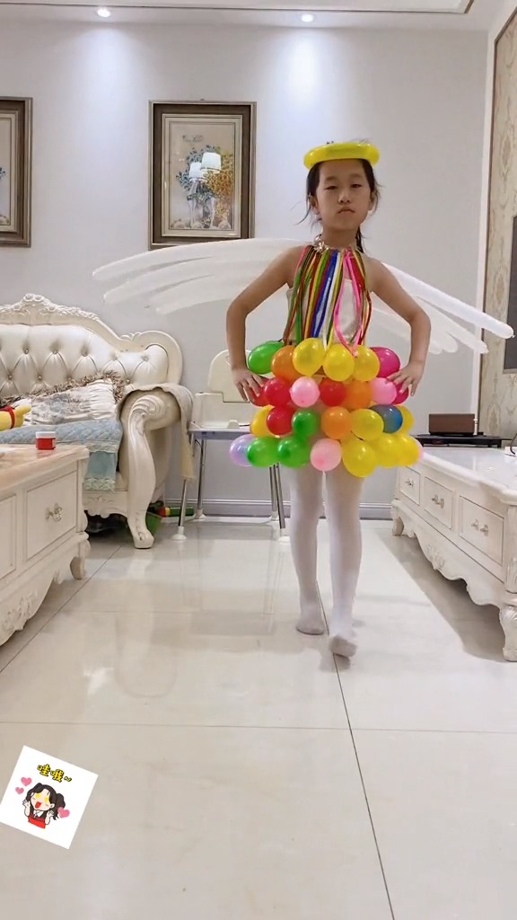 用气球做好的裙子,一定要防着妈妈!#萌娃