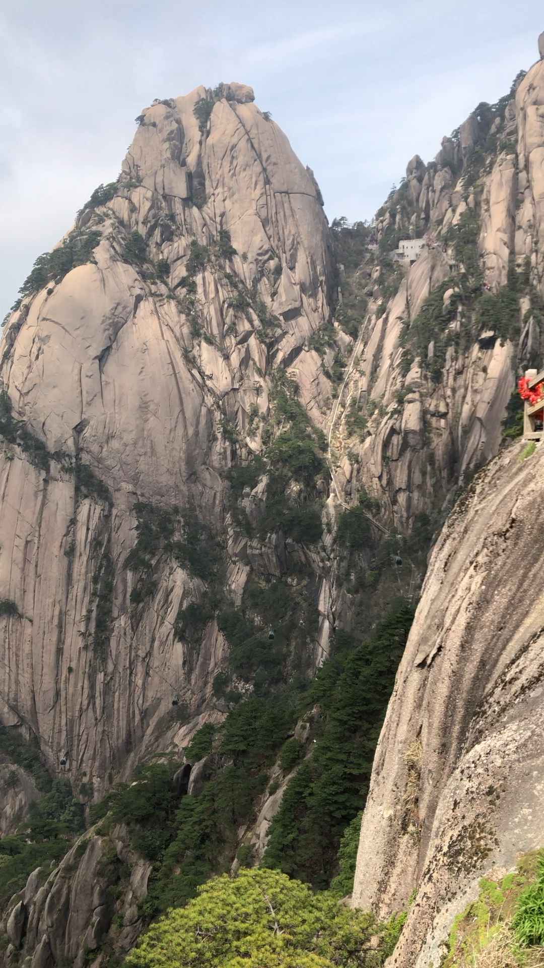 黄山风景区值得大家来旅游,山峰险峻壮观奇美