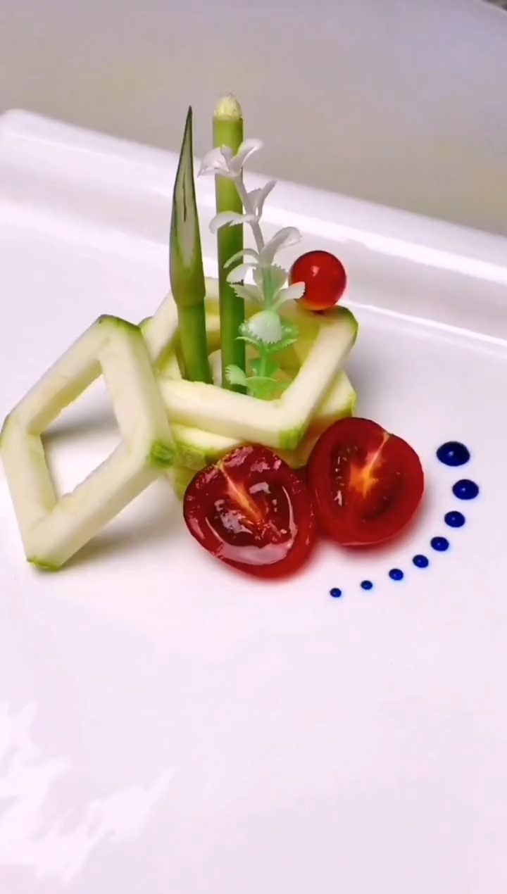 简单盘饰教程美食创意盘饰热菜摆盘果蔬创意盘饰