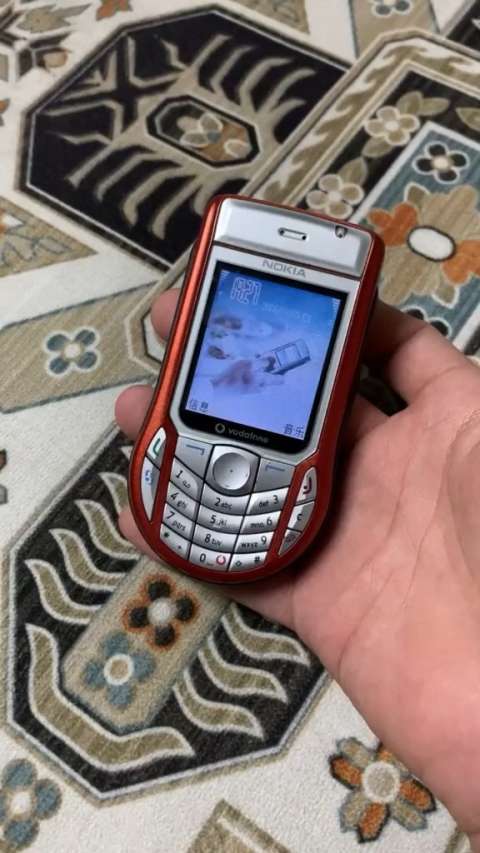 诺基亚6630 经典直板手机.