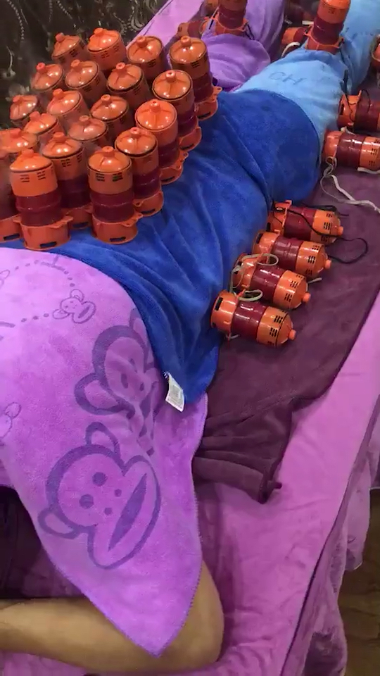 [跳跳][转圈]中里康柔嘉艾灸 排湿排寒,调理月经不调中