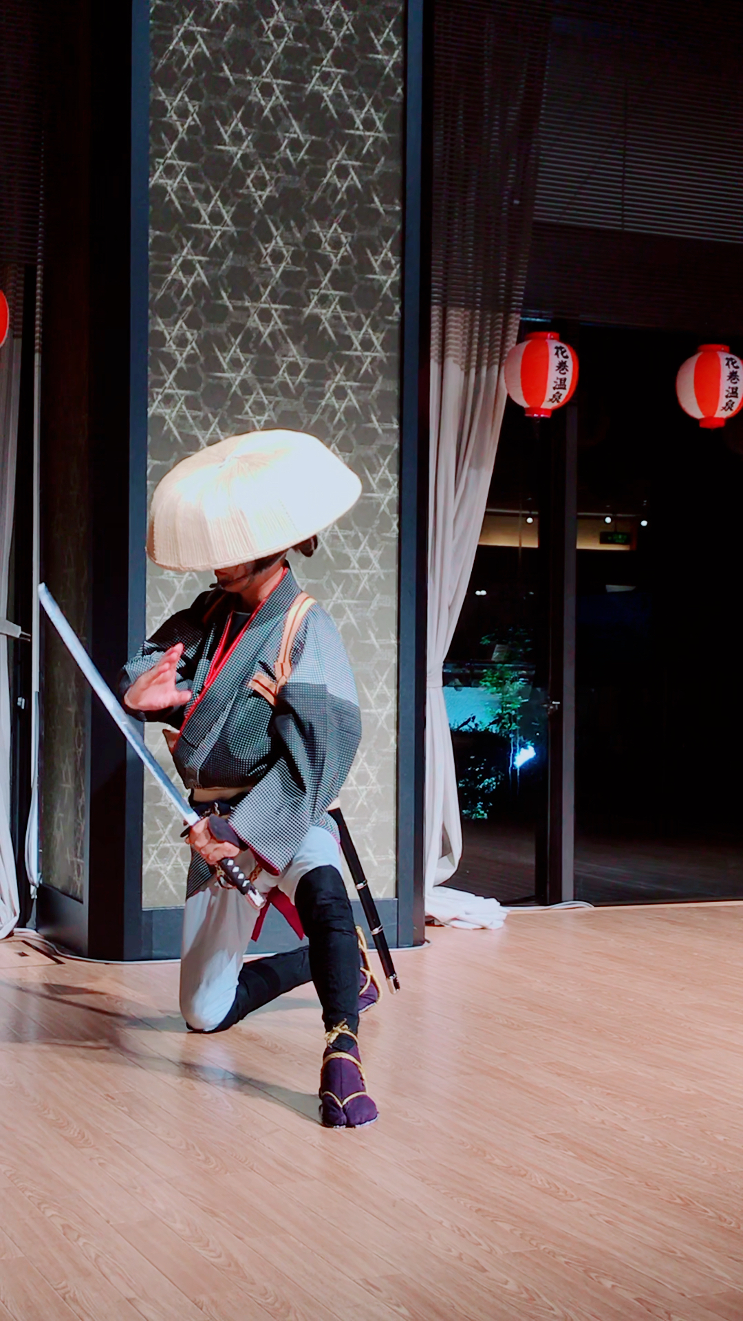 日本武士浪人独舞表演,拍摄于岩手县花卷温泉.