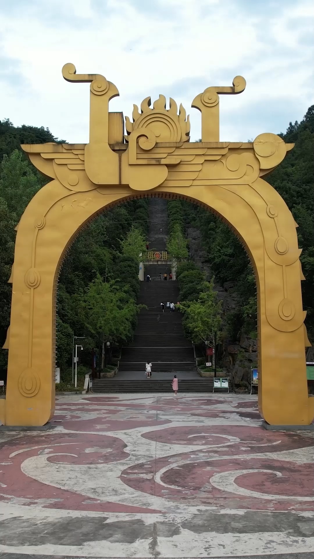 凤凰山 #风景 #秀山 有多少人喜欢一个人独享一份风景呢