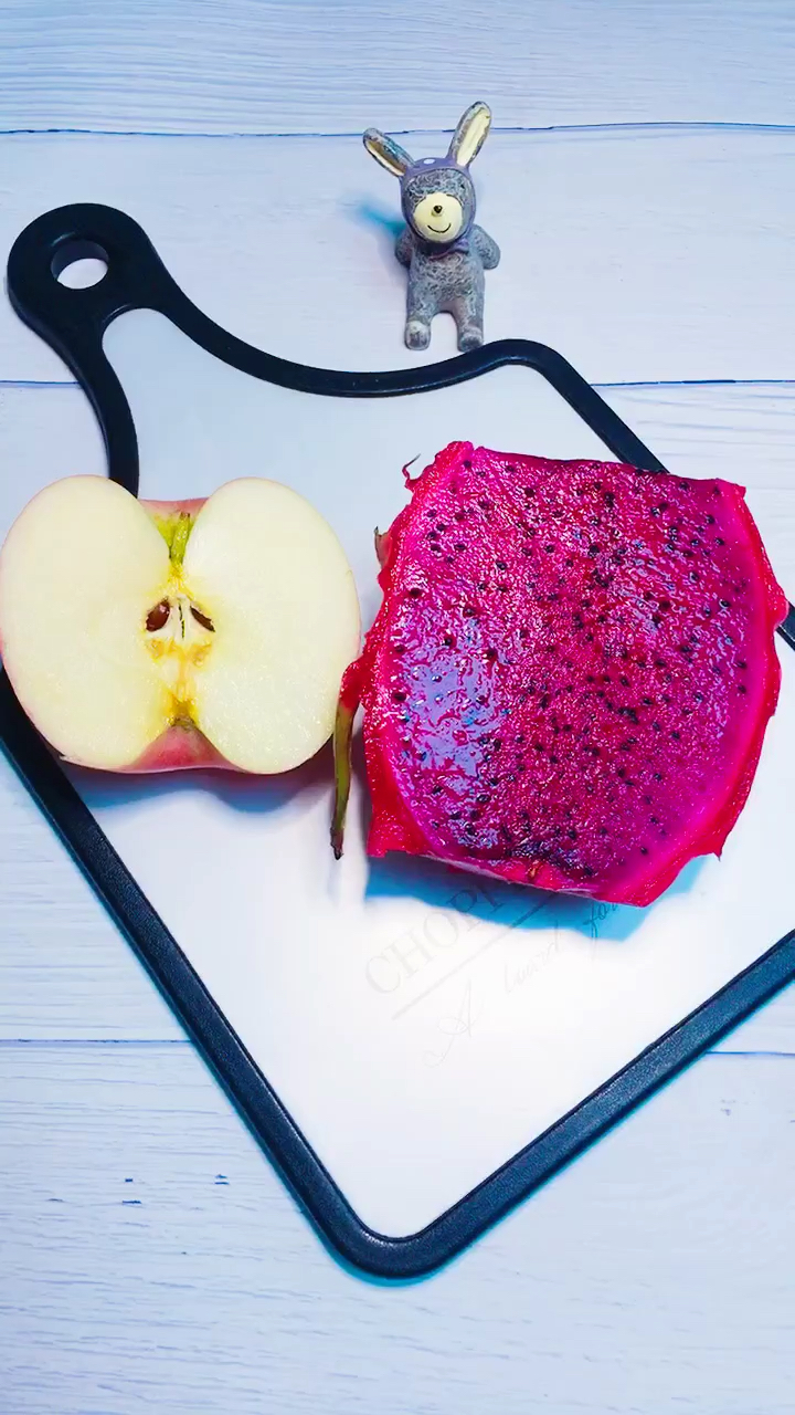 火龙果苹果泥 适合7个月以上对食材不过敏的宝宝 对于缓解宝宝便秘有