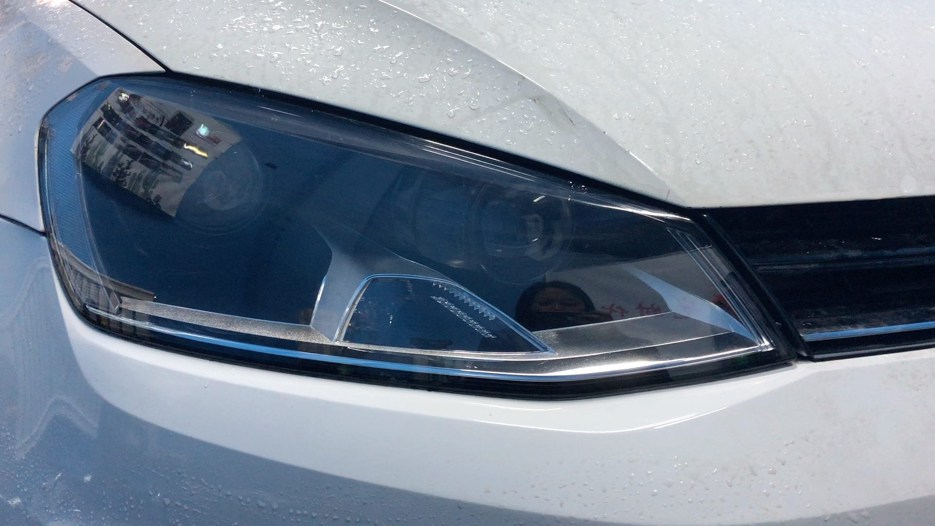 高尔夫7车灯熏黑