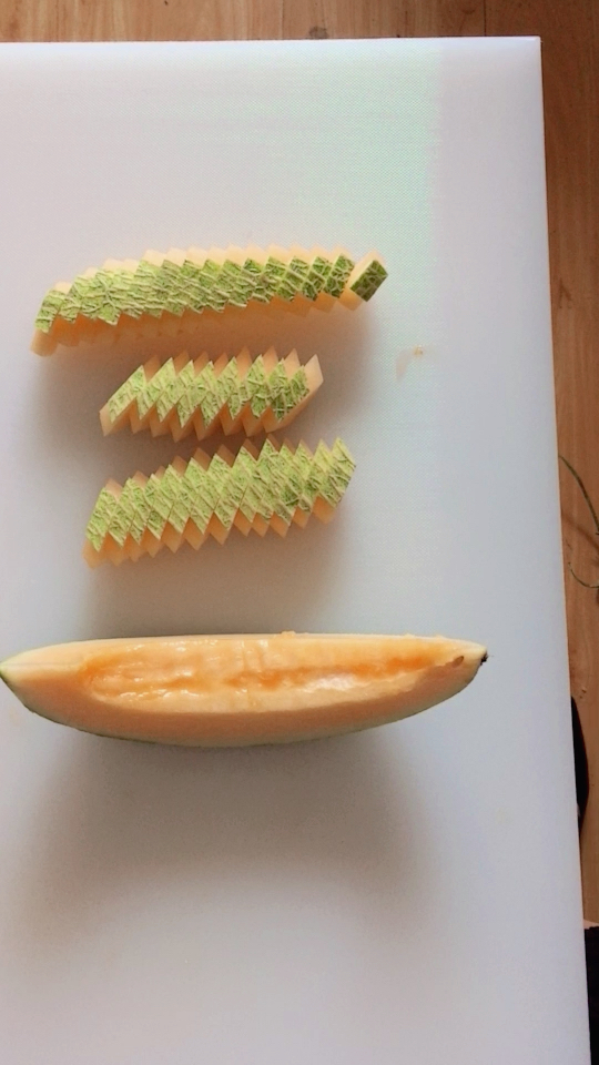 哈密瓜的简单切法