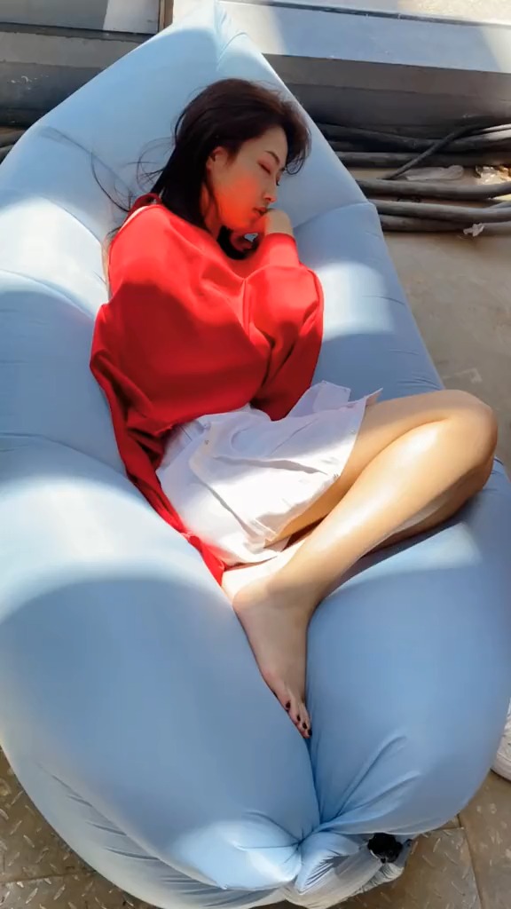 黄会赢小姐姐#艺术照写真 #车展 #solo出道谁最nata #顶级车模 #外籍