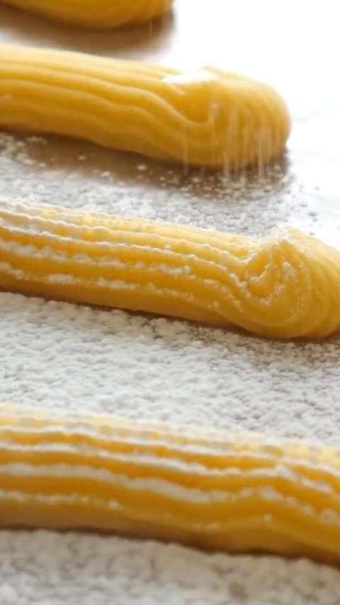 长条的泡芙,让人欲罢不能