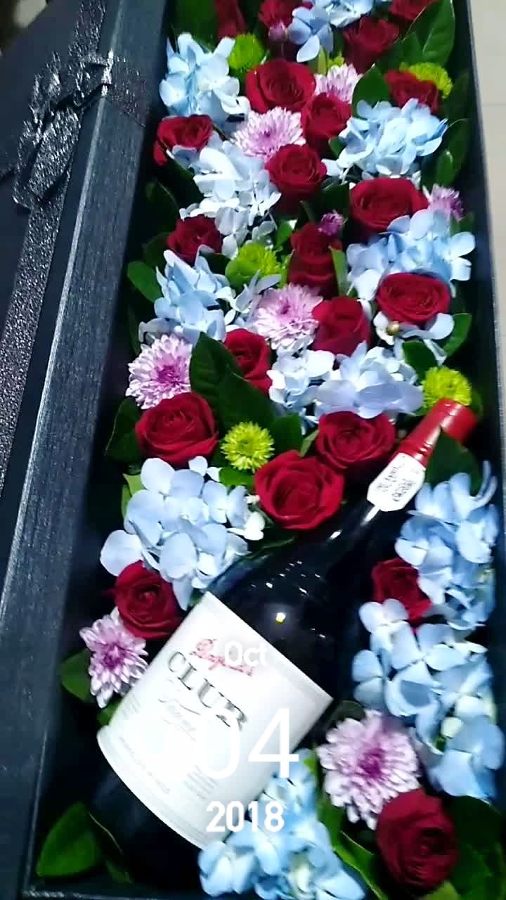 红酒鲜花礼盒