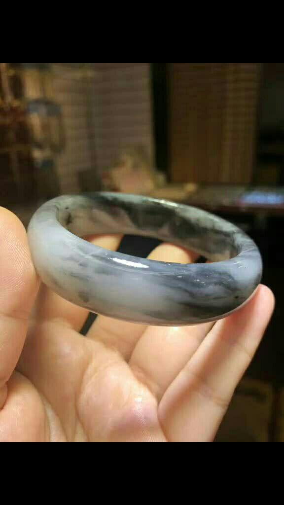 93金丝玉青花镯9797料子干净  无杂无裂 黑白分明 喜欢的私聊我