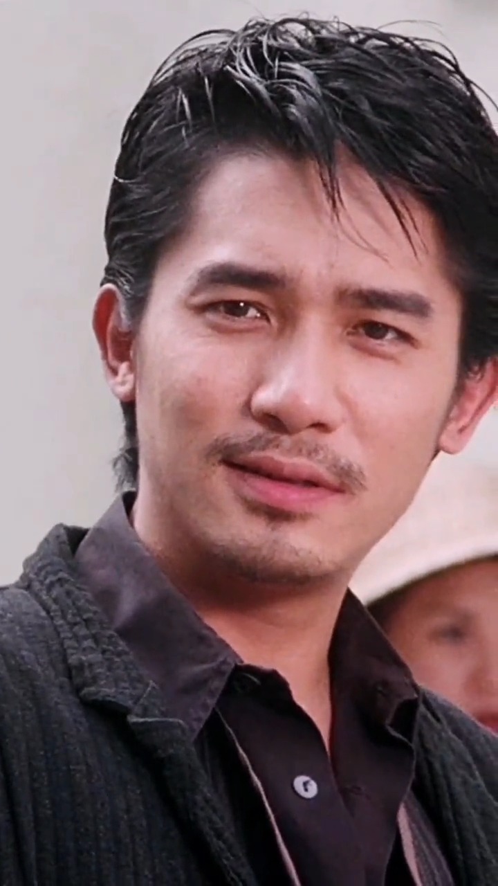 这眼神绝对很忧郁#梁朝伟