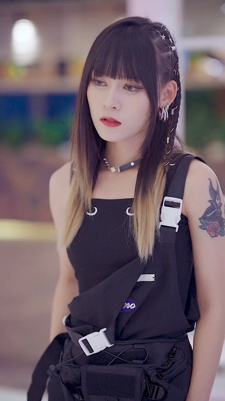 《魔女月野》第五十一集 会几句散装英语就忘记自己是"国产"的了?看我