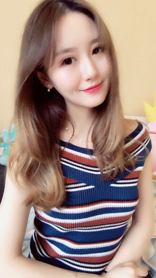 平时啊我的照片都是这样的…可在朋友的手机里……希望微视多开发点