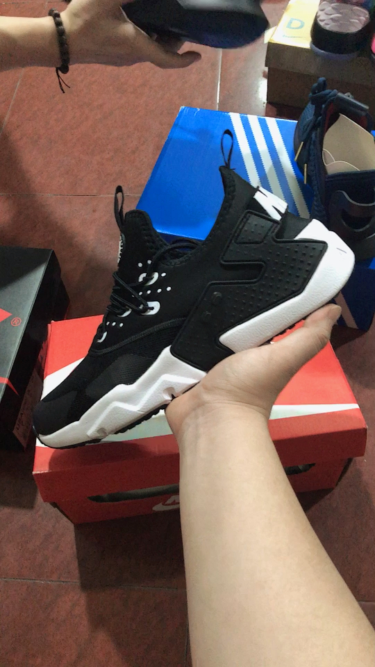 华莱士六代 真标