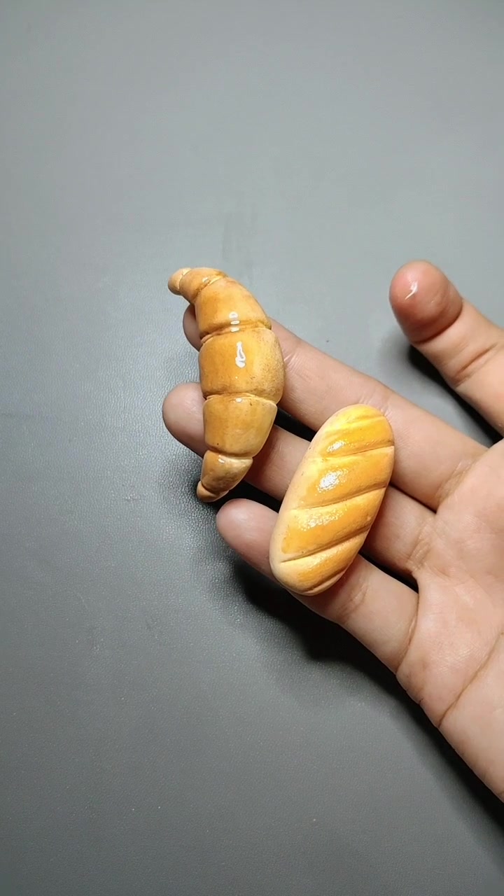 超轻粘土手工,入门牛角包教程,点赞有惊喜哦